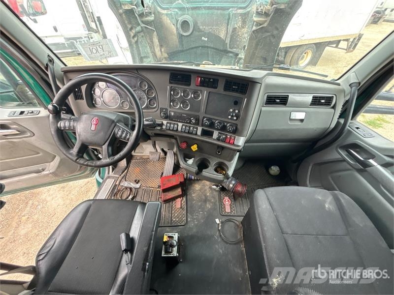 Kenworth T880 Tractor Units