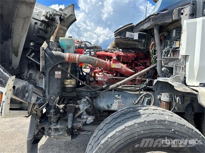 Kenworth T880 Savivarčių priekabų vilkikai