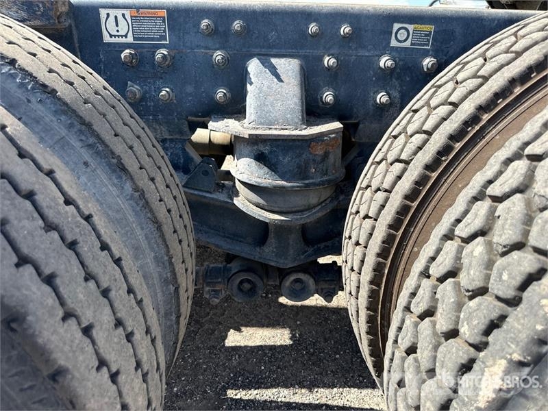Kenworth T880 Savivarčių priekabų vilkikai