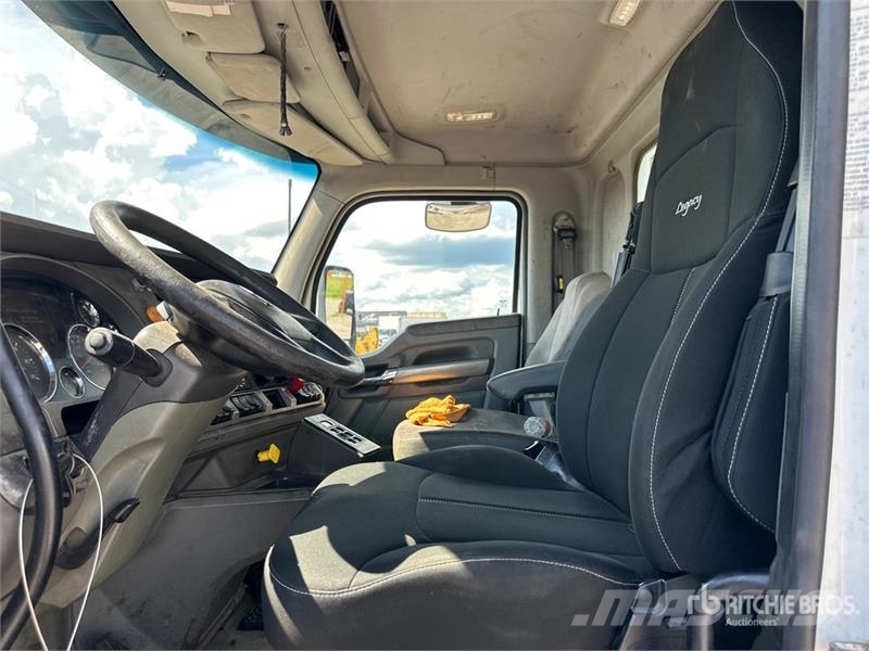 Kenworth T880 Savivarčių priekabų vilkikai