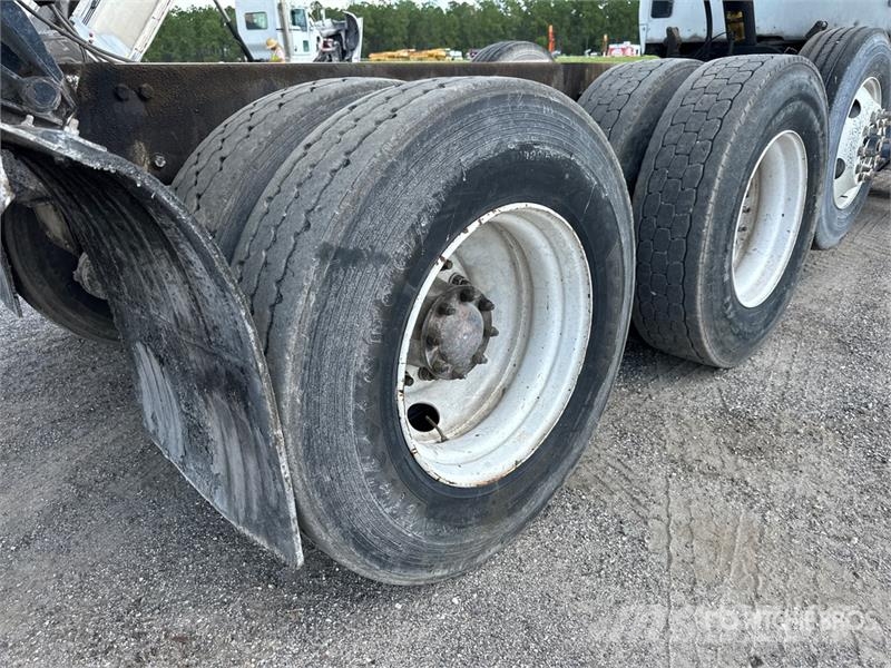 Kenworth T880 Savivarčių priekabų vilkikai
