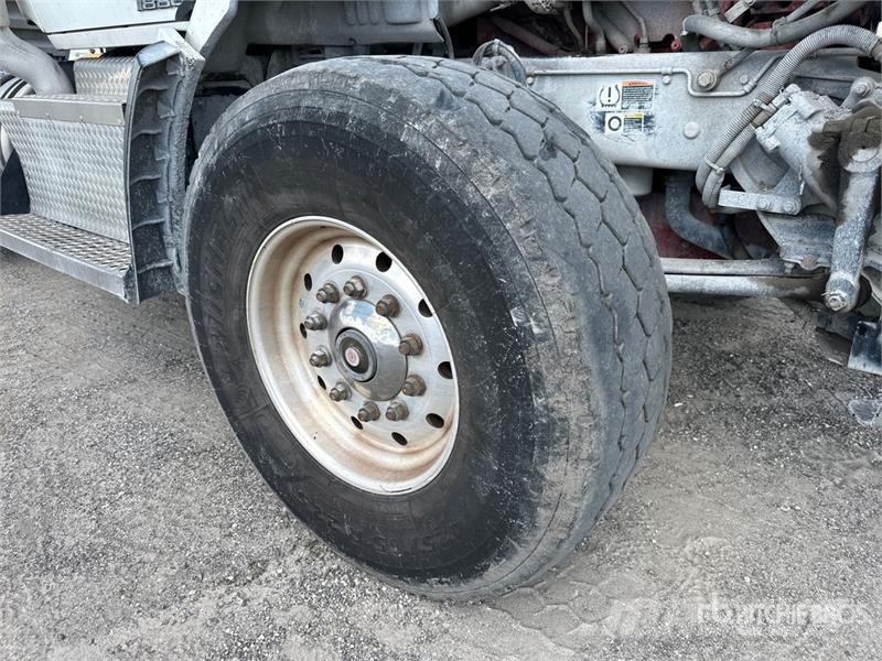 Kenworth T880 Savivarčių priekabų vilkikai