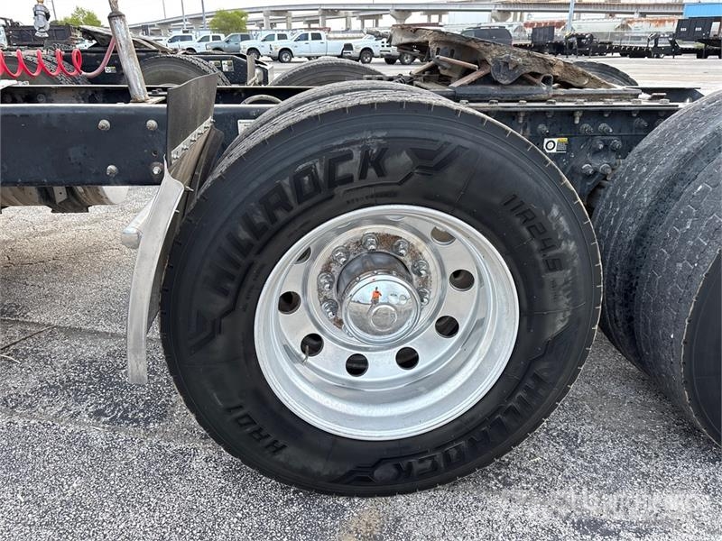Kenworth T880 Sadulveokid