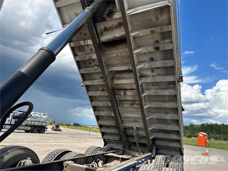 Kenworth T880 Savivarčių priekabų vilkikai