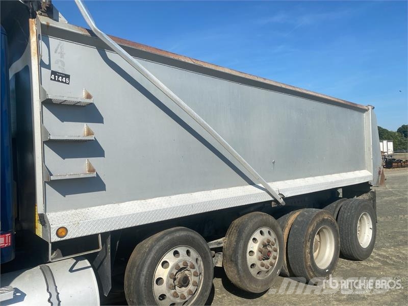 Kenworth T880 Sora- ja kippiautot