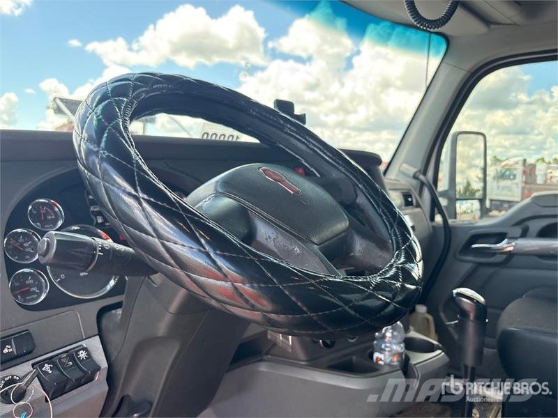 Kenworth T880 Trekkers