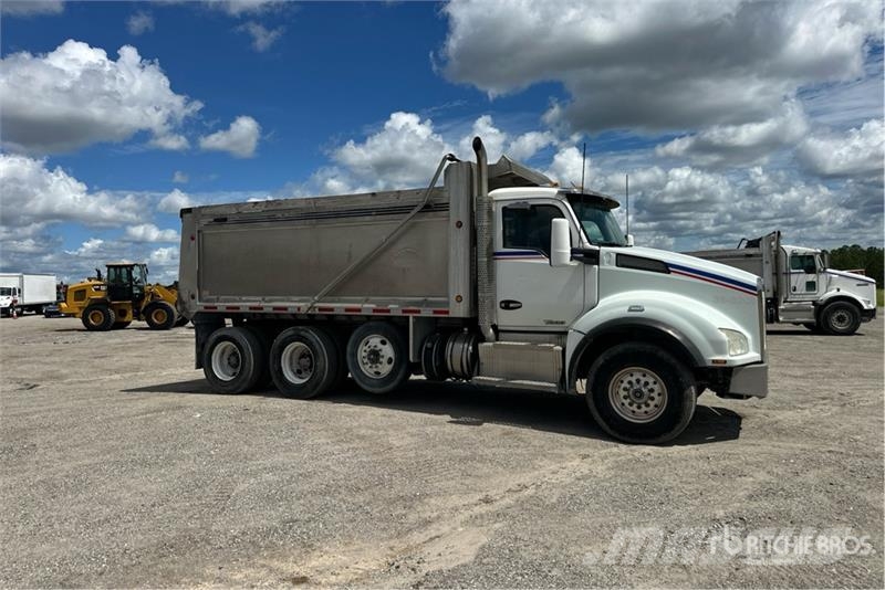 Kenworth T880 Savivarčių priekabų vilkikai