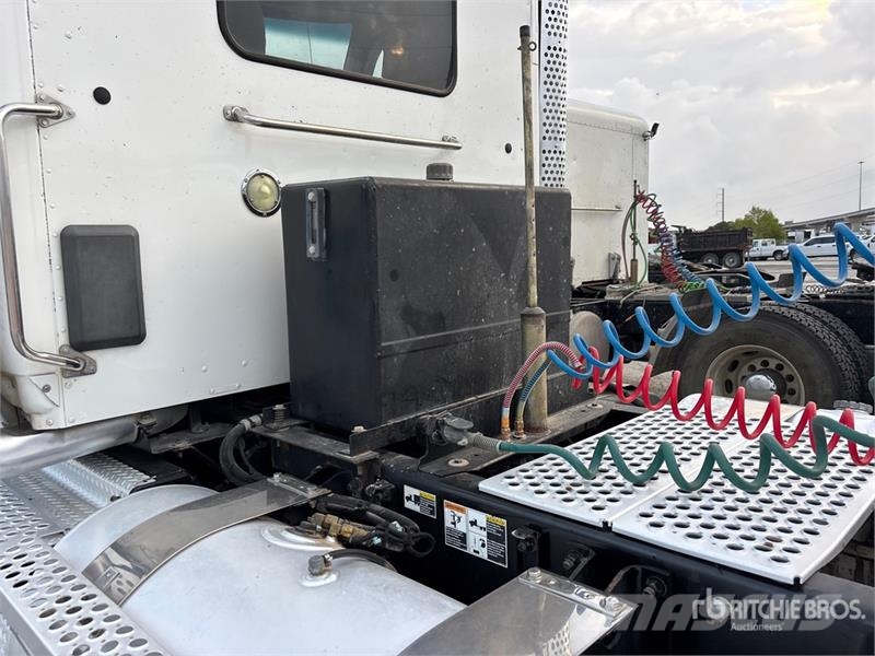Kenworth T880 Sadulveokid