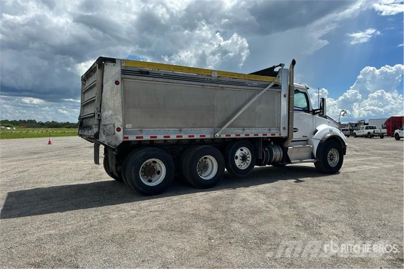Kenworth T880 Sora- ja kippiautot