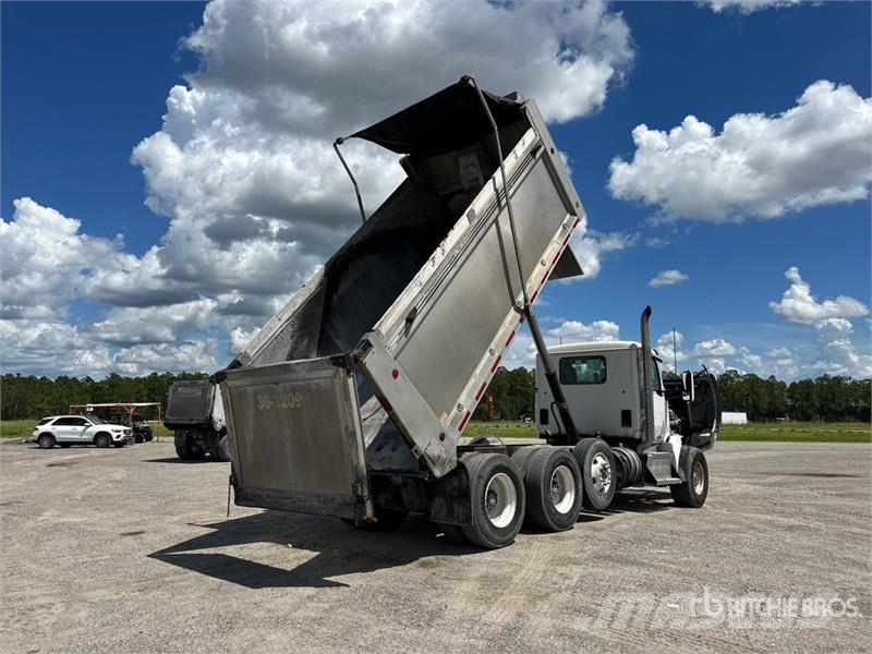 Kenworth T880 Savivarčių priekabų vilkikai