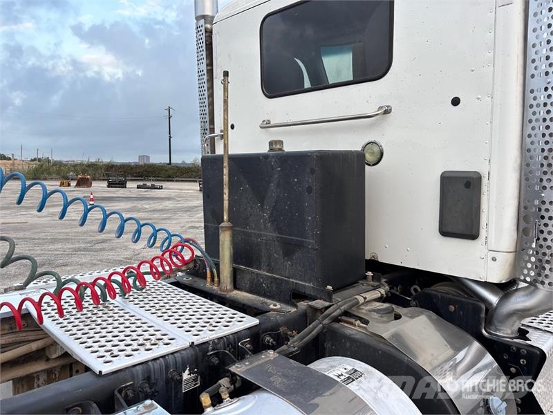 Kenworth T880 Sadulveokid