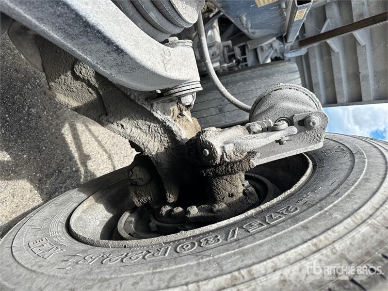 Kenworth T880 Savivarčių priekabų vilkikai
