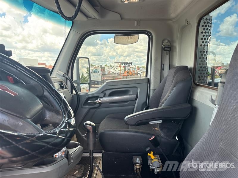 Kenworth T880 Trekkers