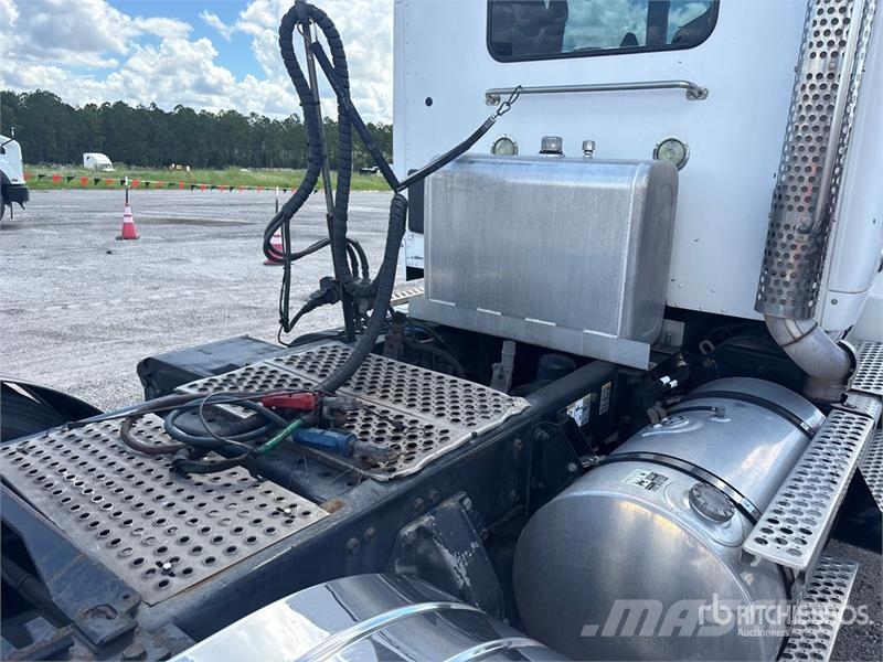 Kenworth T880 Trekkers