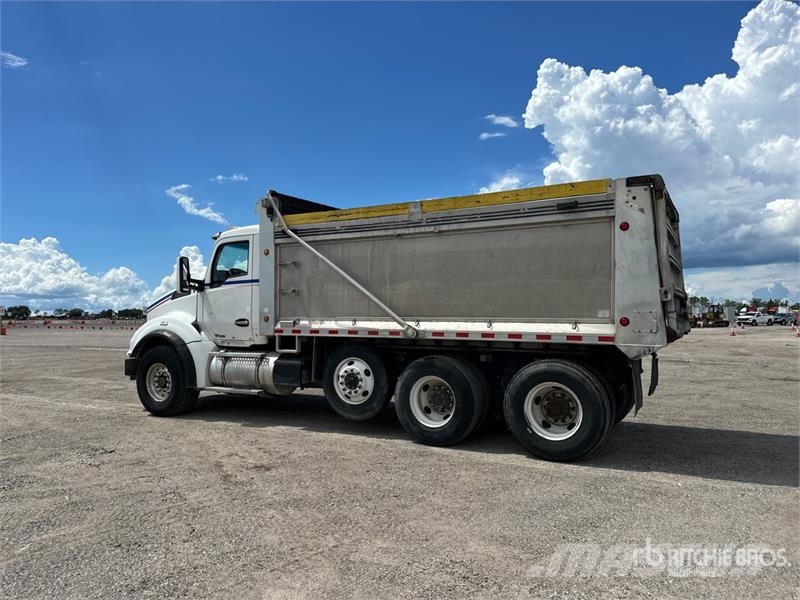 Kenworth T880 Savivarčių priekabų vilkikai