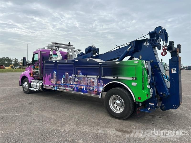 Kenworth T880 4x2 Tow Truck Evakuators ar manipulatoru