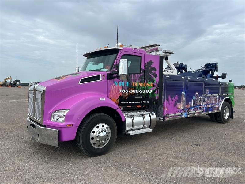 Kenworth T880 4x2 Tow Truck Evakuators ar manipulatoru