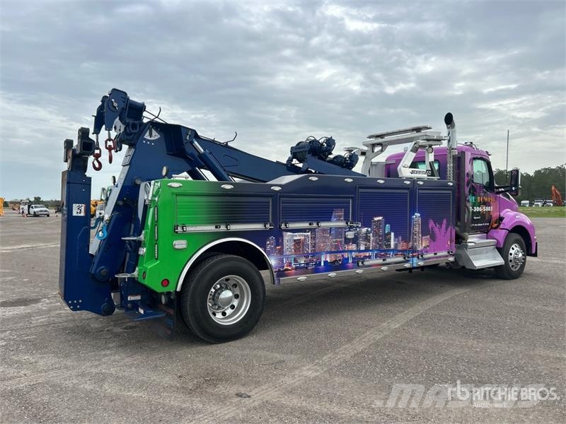 Kenworth T880 4x2 Tow Truck Evakuators ar manipulatoru