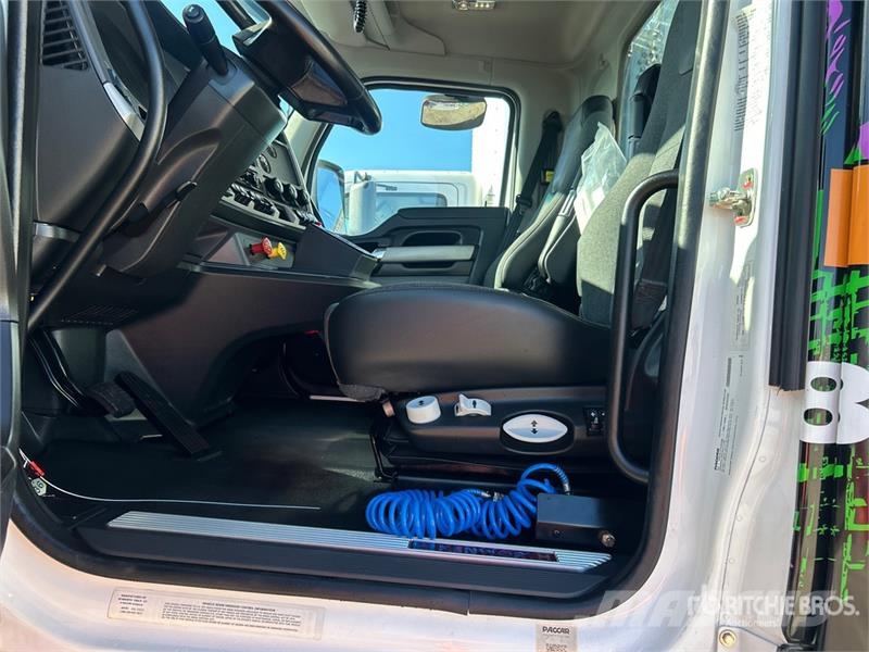 Kenworth T880 4x2 Tow Truck Evakuators ar manipulatoru