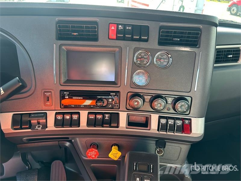 Kenworth T880 4x2 Tow Truck Evakuators ar manipulatoru