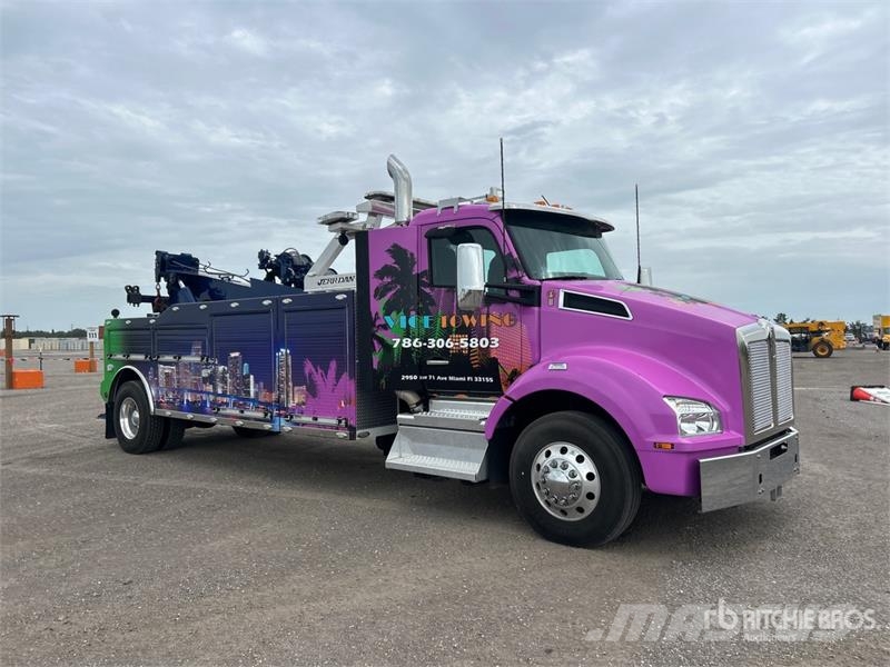 Kenworth T880 4x2 Tow Truck Evakuators ar manipulatoru
