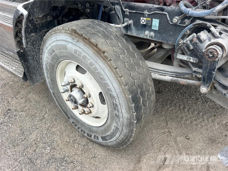 Kenworth T880 6x4 Cab and Chassis (Inoperable) Vezetőfülke és belső tartozékok