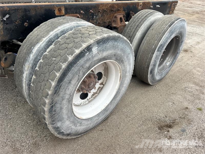 Kenworth T880 6x4 Cab and Chassis (Inoperable) Vezetőfülke és belső tartozékok