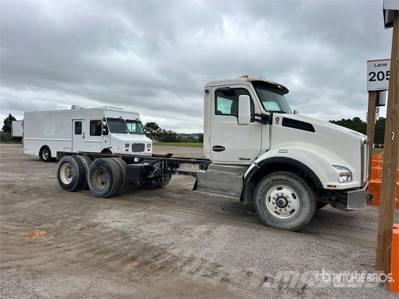 Kenworth T880 6x4 Cab and Chassis (Inoperable) Vezetőfülke és belső tartozékok