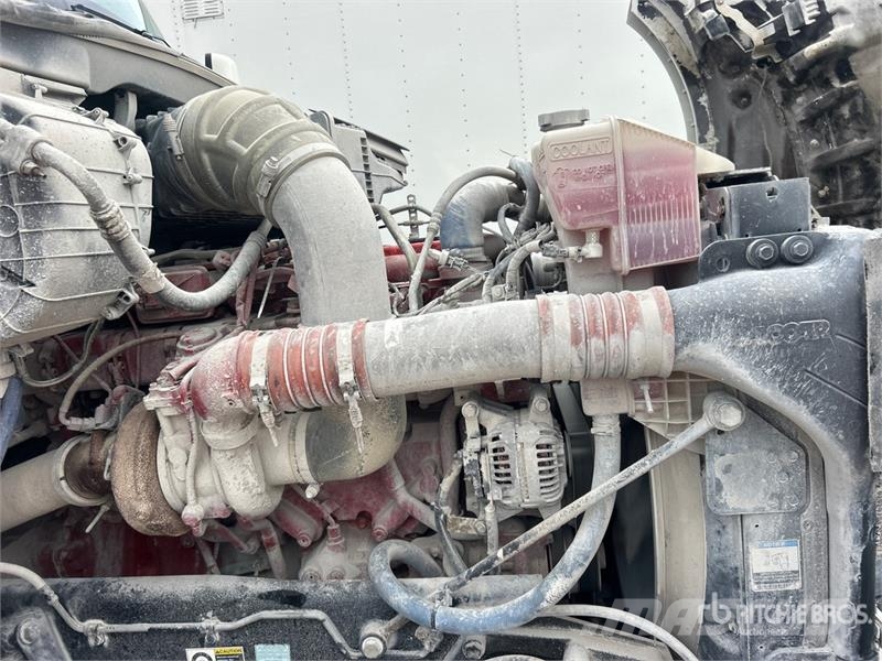 Kenworth T880 6x4 Cab and Chassis (Inoperable) Vezetőfülke és belső tartozékok