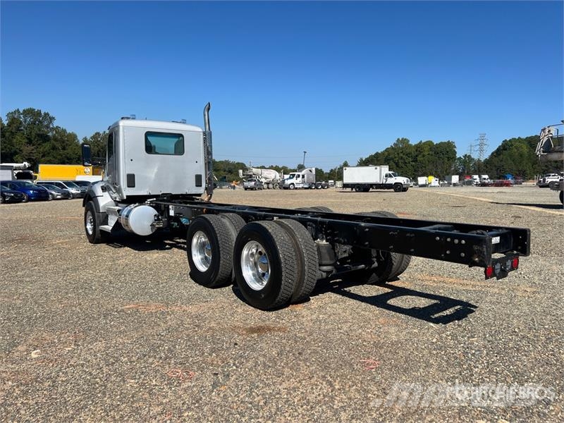 Kenworth T880 6x4 Cab and Chassis Kabine i unutrašnjost