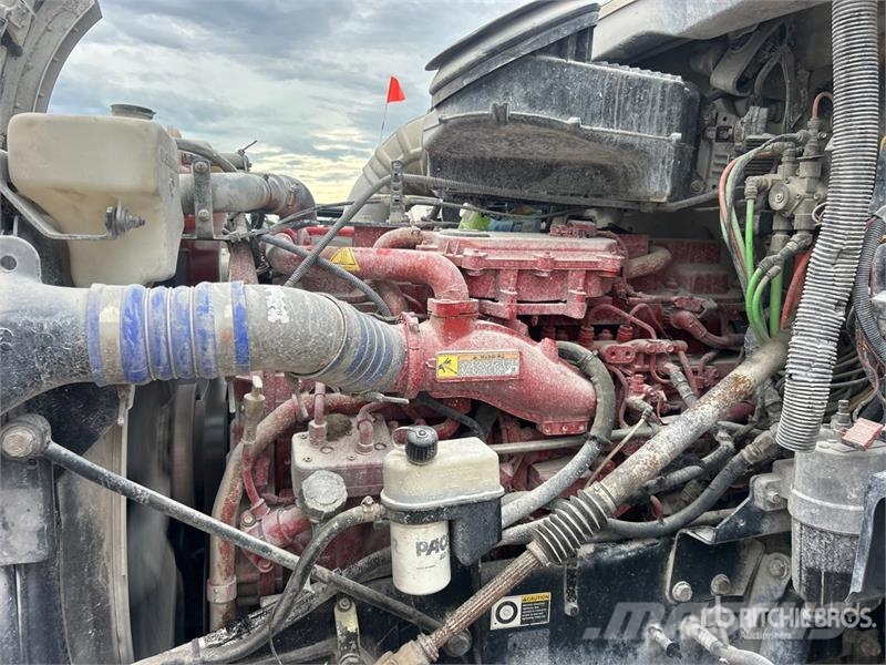 Kenworth T880 6x4 Cab and Chassis (Inoperable) Vezetőfülke és belső tartozékok
