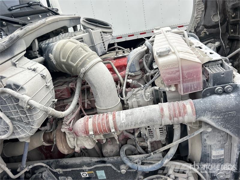 Kenworth T880 6x4 Cab and Chassis (Inoperable) Vezetőfülke és belső tartozékok