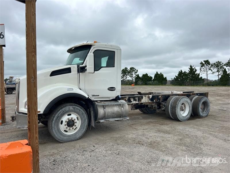 Kenworth T880 6x4 Cab and Chassis (Inoperable) Vezetőfülke és belső tartozékok