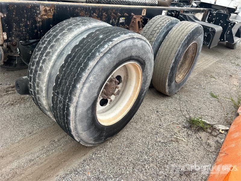 Kenworth T880 6x4 Cab and Chassis (Inoperable) Vezetőfülke és belső tartozékok