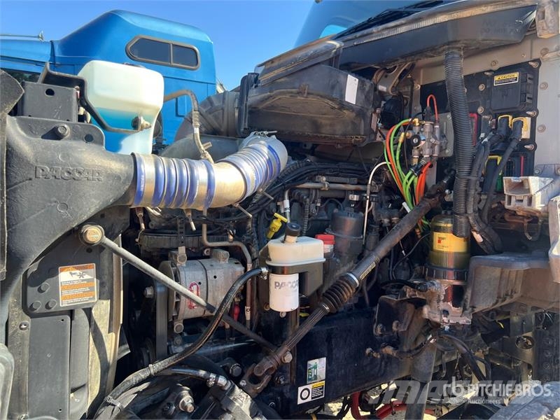 Kenworth T880 6x4 Cab and Chassis Kabine i unutrašnjost