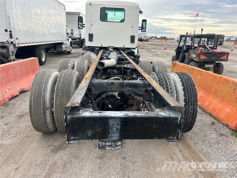 Kenworth T880 6x4 Cab and Chassis (Inoperable) Vezetőfülke és belső tartozékok