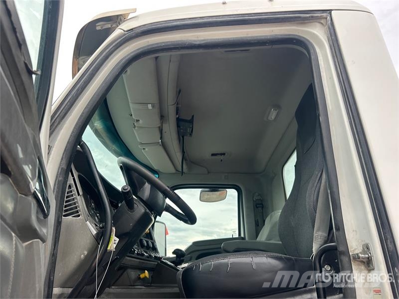 Kenworth T880 6x4 Cab and Chassis (Inoperable) Vezetőfülke és belső tartozékok