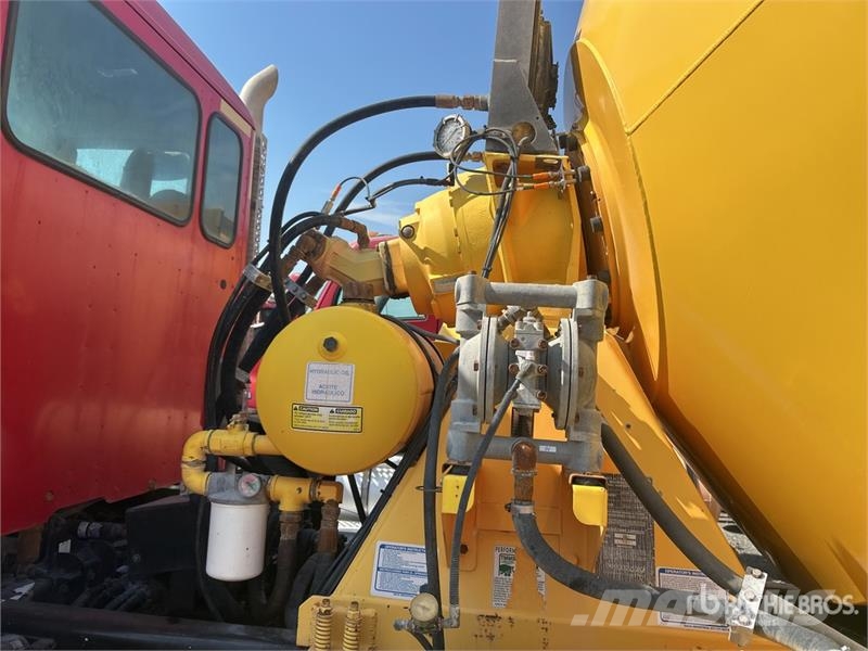 Kenworth T880 6x4 Mixer Truck (Inoperable) Camiones hormigonera