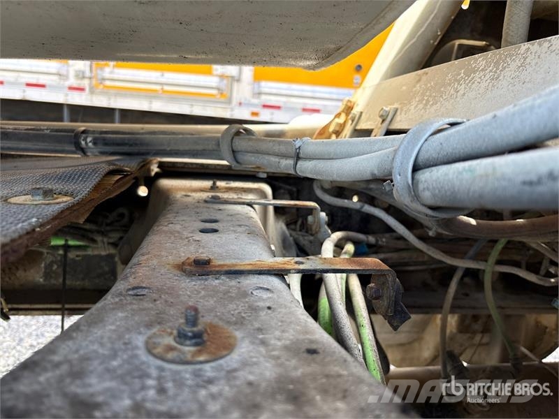Kenworth T880 6x4 Mixer Truck (Inoperable) Transmikserler