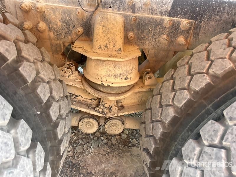 Kenworth T880 6x4 Mixer Truck (Inoperable) Camiones hormigonera