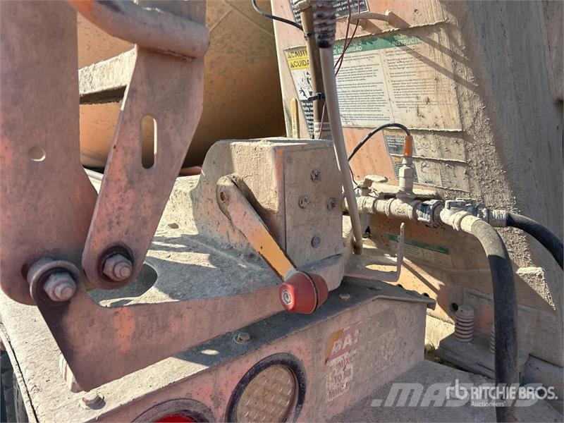 Kenworth T880 6x4 Mixer Truck Betonvedēji