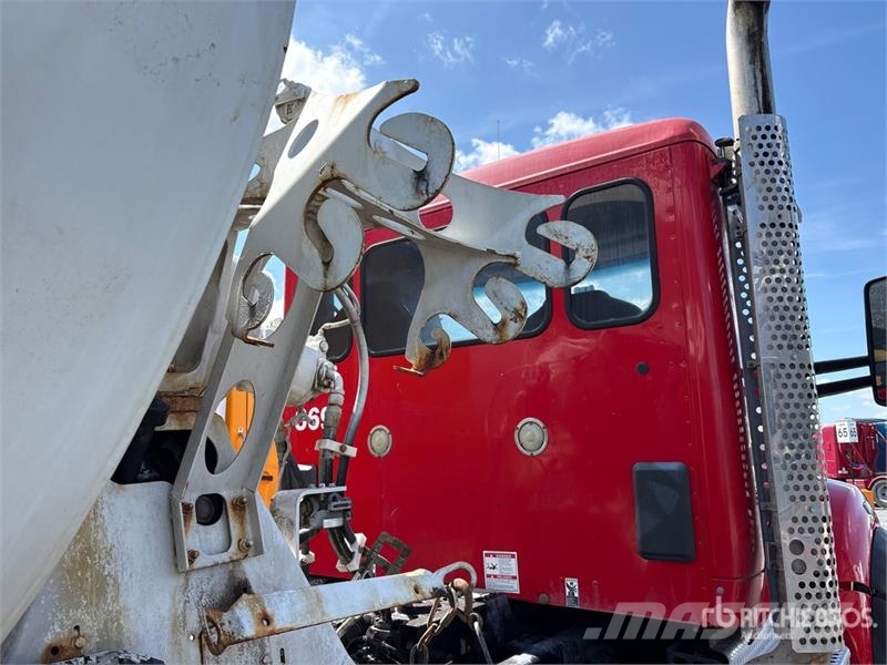 Kenworth T880 6x4 Mixer Truck (Inoperable) Transmikserler