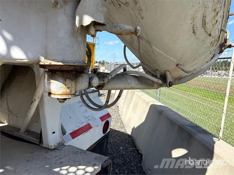 Kenworth T880 6x4 Mixer Truck (Inoperable) Transmikserler