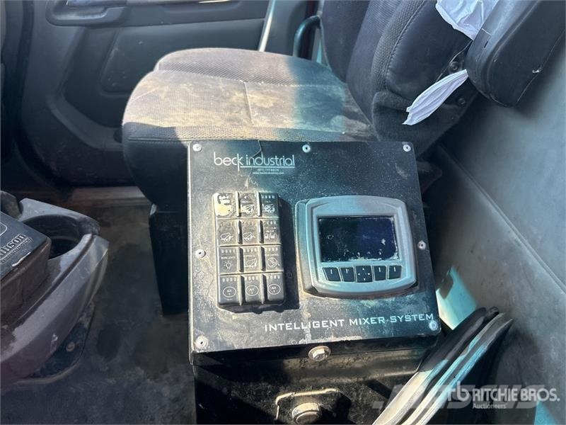 Kenworth T880 6x4 Mixer Truck (Inoperable) Camiones hormigonera