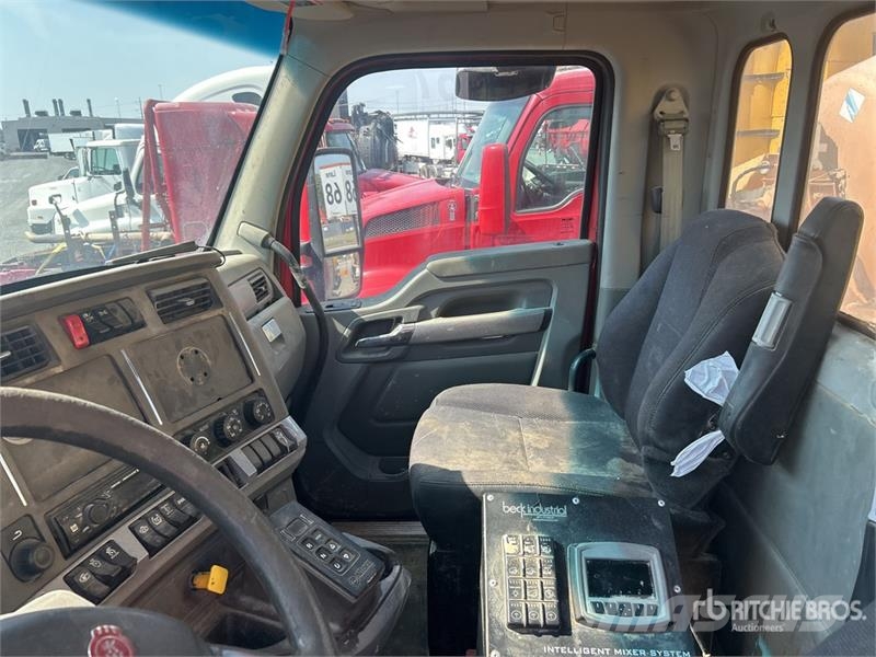 Kenworth T880 6x4 Mixer Truck (Inoperable) Camiones hormigonera