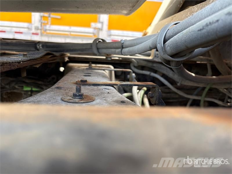 Kenworth T880 6x4 Mixer Truck (Inoperable) Transmikserler