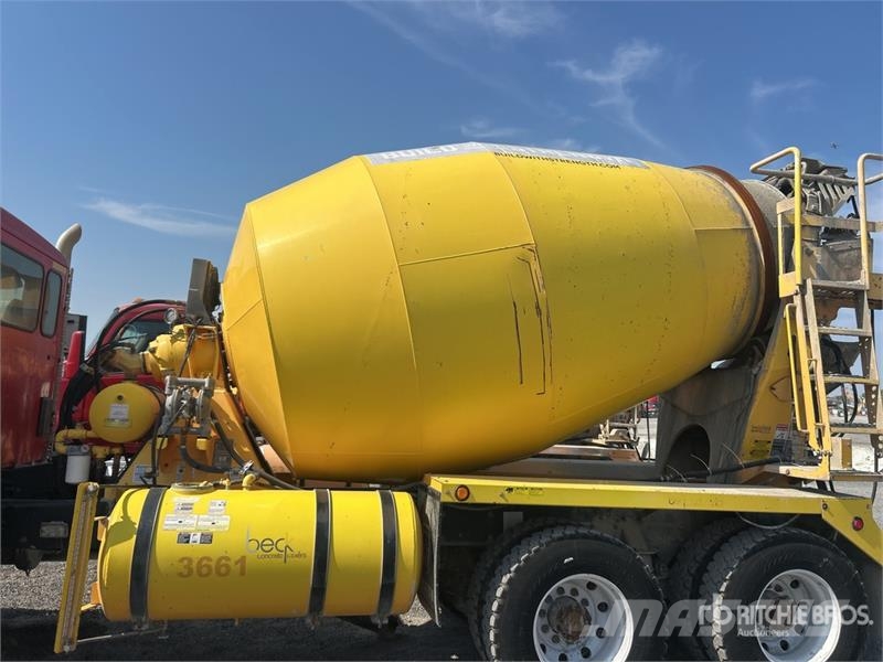 Kenworth T880 6x4 Mixer Truck (Inoperable) Camiones hormigonera