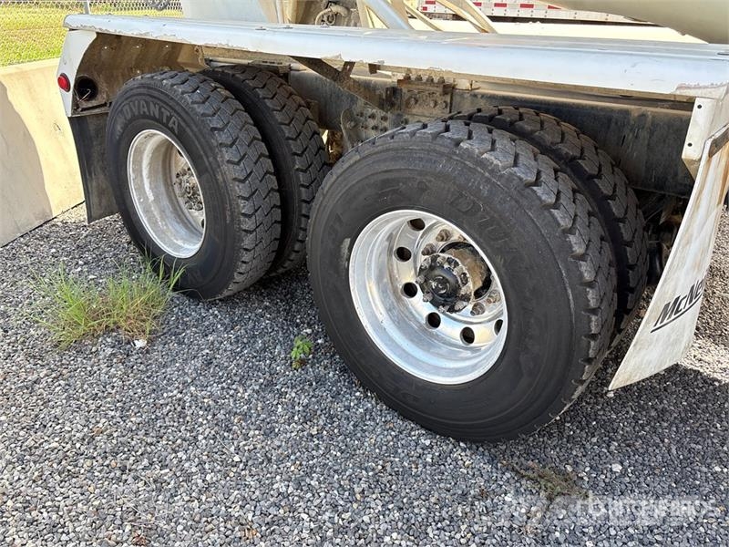 Kenworth T880 6x4 Mixer Truck (Inoperable) Transmikserler