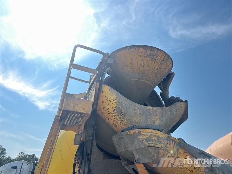 Kenworth T880 6x4 Mixer Truck (Inoperable) Camiones hormigonera