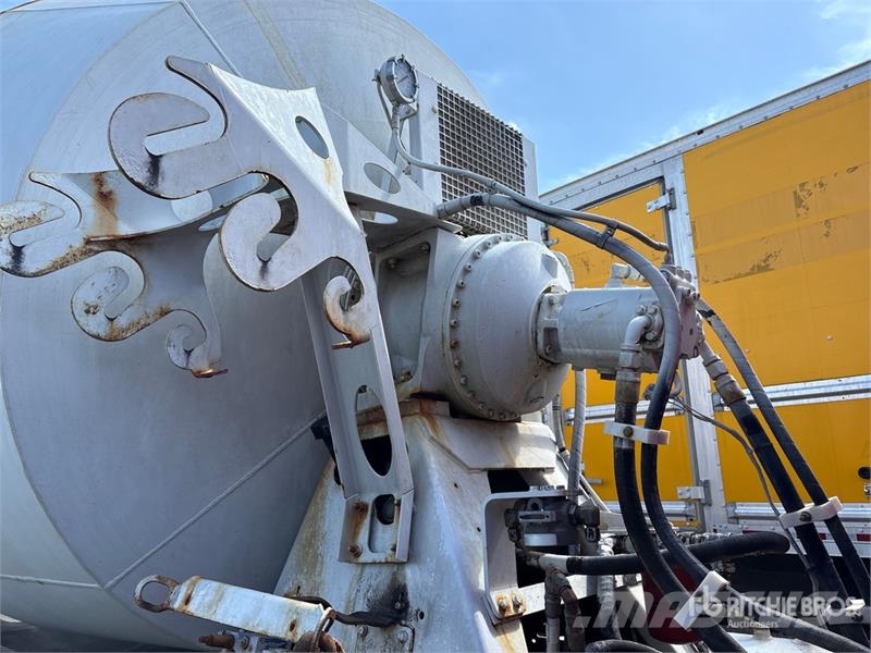 Kenworth T880 6x4 Mixer Truck (Inoperable) Transmikserler